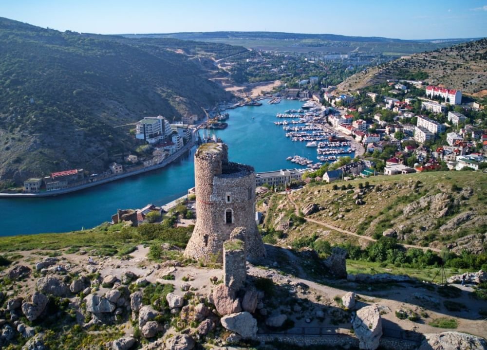 4. Балаклава — бухта пиратов и подводных лодок